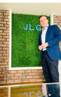 JLG fondo logo y jardin